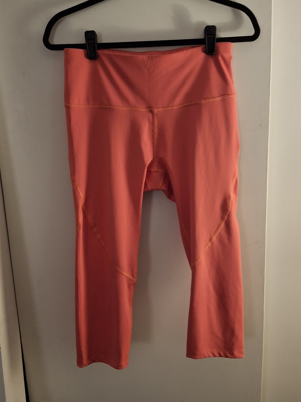Layer8 Women's Coral Performance Cropped Leggings